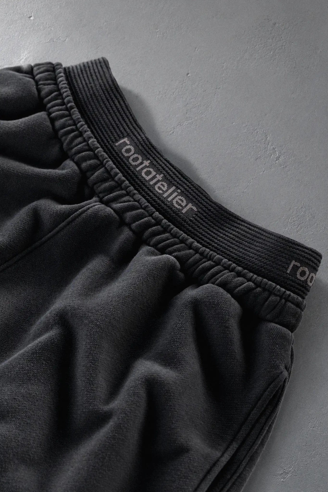 RA Market Espresso Sweatshorts - rootatelier™